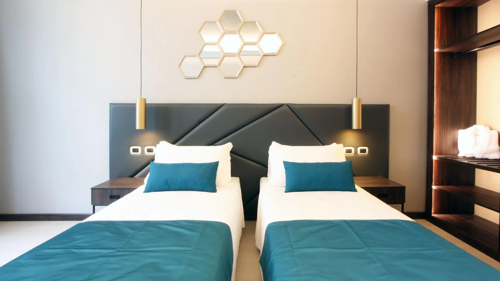 The Hive Hotel Rom Italien
