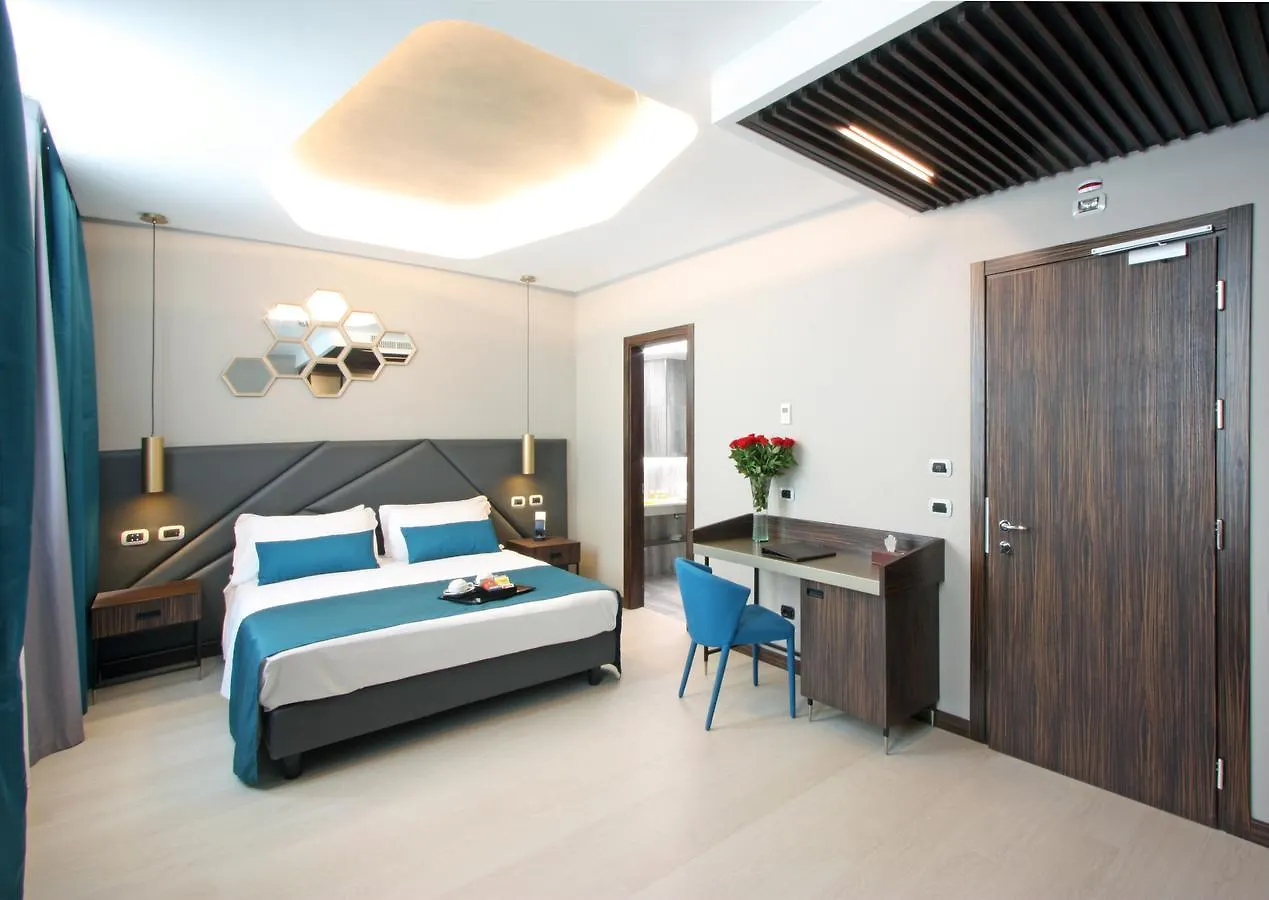 The Hive Hotel Рим 4*,
